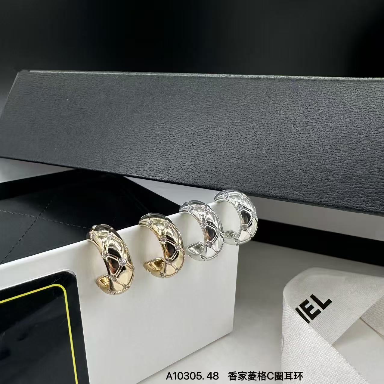 wsxc1789658798381_0 Chanel Style Quilted Pattern Wide C-Hoop Earrings (Rhinestone Paved Metal Huggies) - Image 1