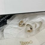 Chanel Style Quilted Pattern Wide C-Hoop Earrings (Rhinestone Paved Metal Huggies) - Image 4