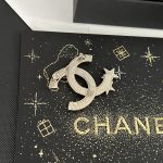 Chanel Style Luxury Paved Crystal CC Brooch with Shooting Star Charm (Sparkling Rhinestone Pin) - Image 4