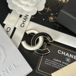 Chanel Style Classic Black & White Enamel CC Brooch (Vintage Gold Trim Elegant Pin) - Image 3