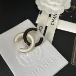 Chanel Style Classic Black & White Enamel CC Brooch (Vintage Gold Trim Elegant Pin) - Image 4