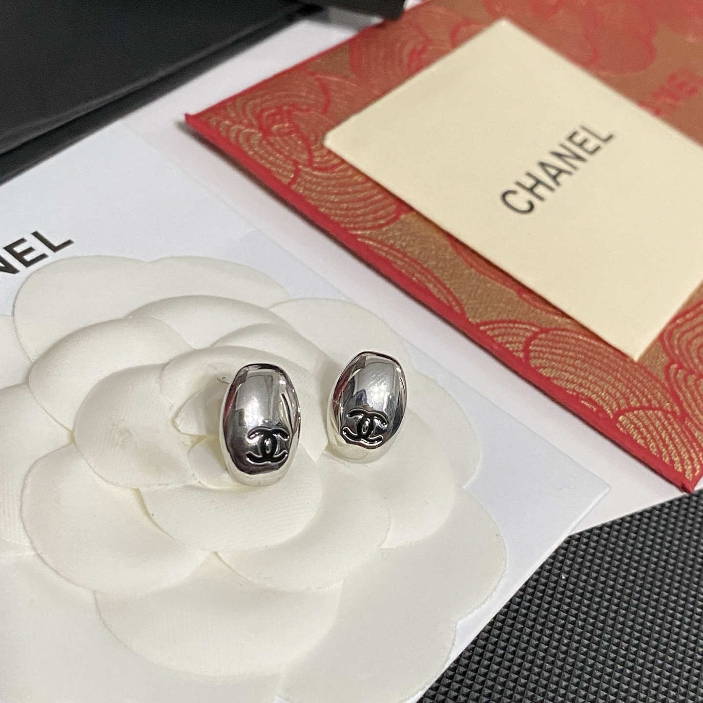 wsxc1789723506806_0 Chanel CC Logo Stud Earrings (Vintage Oval Pebble Shape Minimalist Earrings) - Image 1