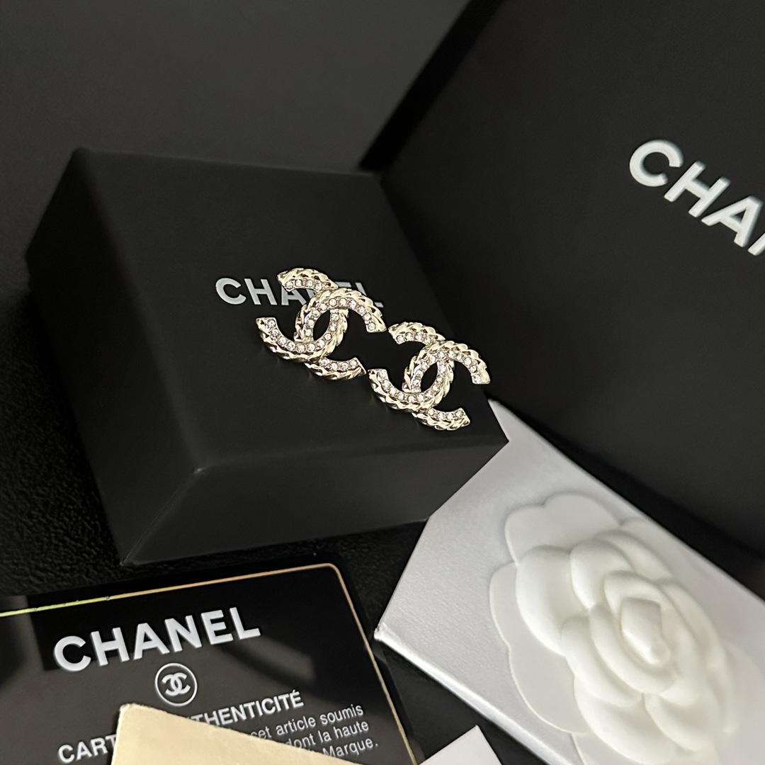 wsxc1789738546082_1 Chanel Pave Rhinestone Twisted Rope CC Logo Stud Earrings Silver Tone - Image 1