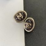 Chanel Gold-flecked Resin Relief Embossed Metal Earring Stand With CC Logo - Image 3