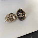 Chanel Gold-flecked Resin Relief Embossed Metal Earring Stand With CC Logo - Image 5