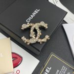 Chanel CC Logo Brooch with Faux Pearls and Zirconia, Real Gold Plated - Image 2