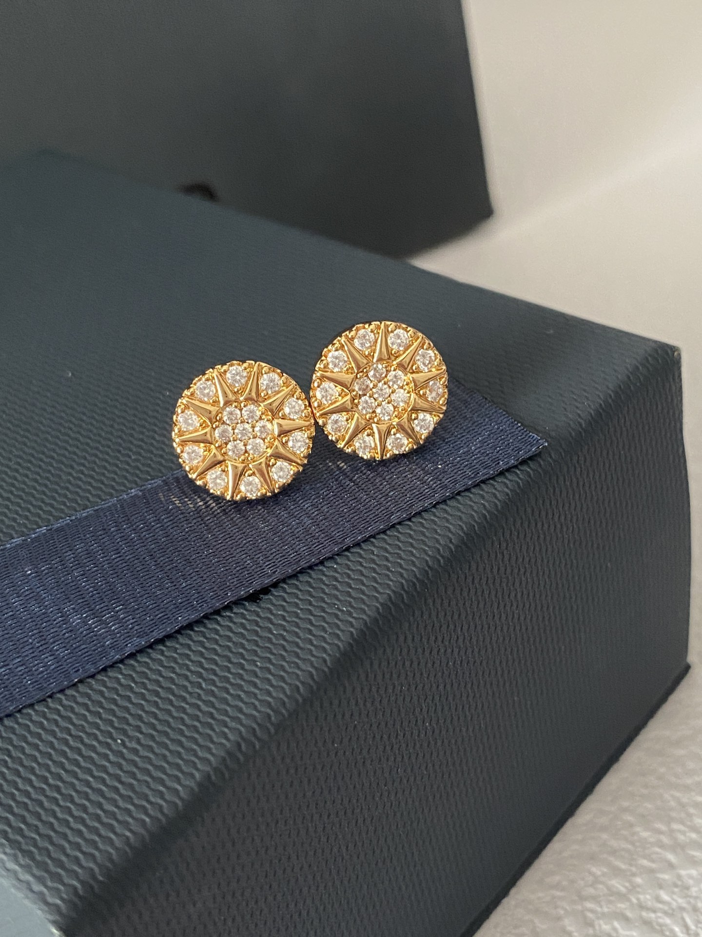 wsxc1789917335778_0 APM Sunburst Starlight Disc Stud Earrings, Embellished with 16 Zirconia, Real Gold Plated - Image 1