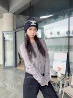 Chanel Colorblock CC Logo Wide Band Knit Beanie - Image 11