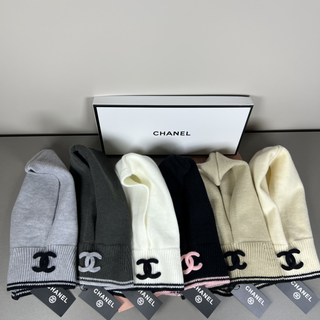 wsxc1790000653541_6 Chanel Knit Hooded Balaclava with CC Logo & Neck Warmer Detail - Image 1