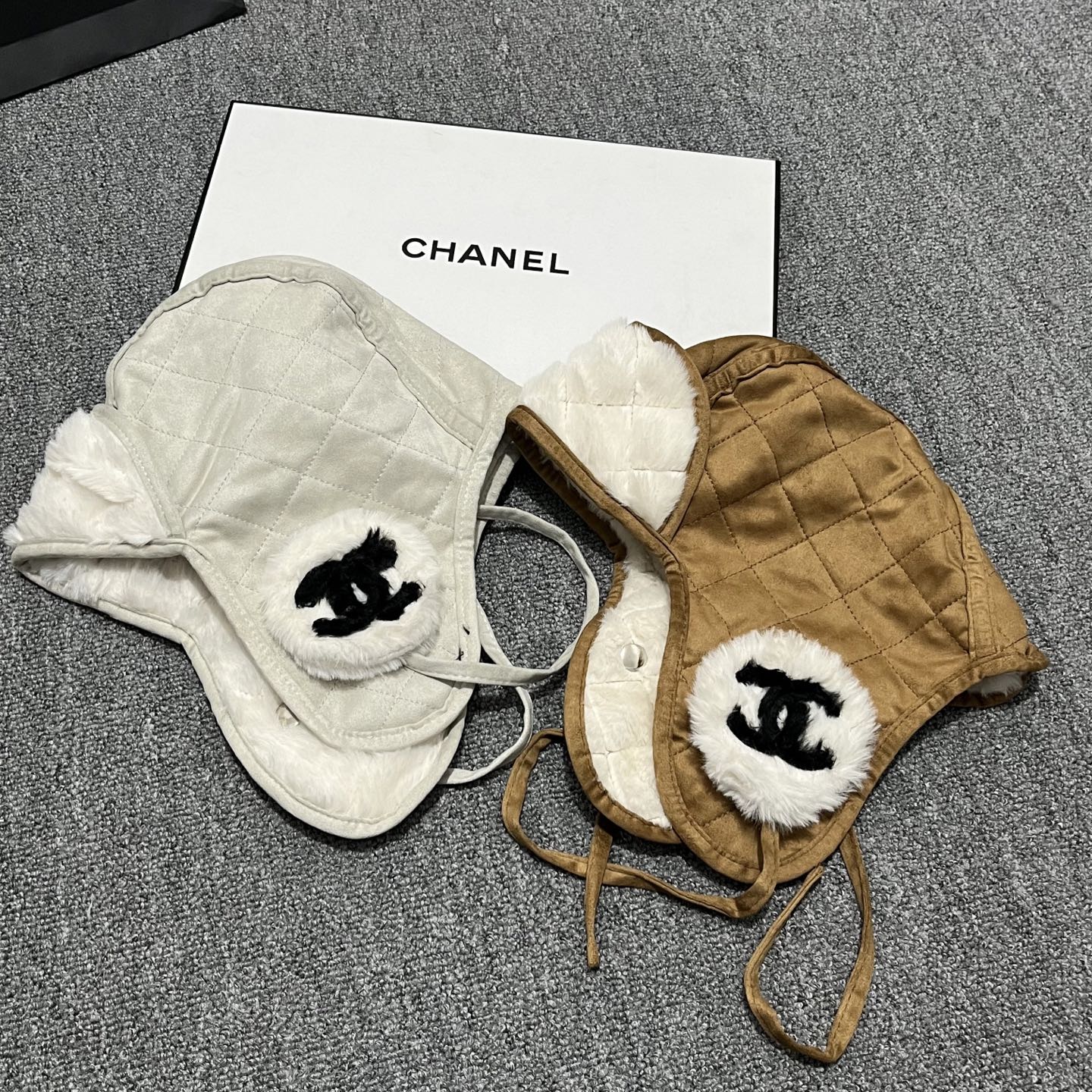 wsxc1790002401938_1 Chanel Faux Fur Trapper Hat with Warm Faux Fur Lining & CC Logo – Unisex - Image 1