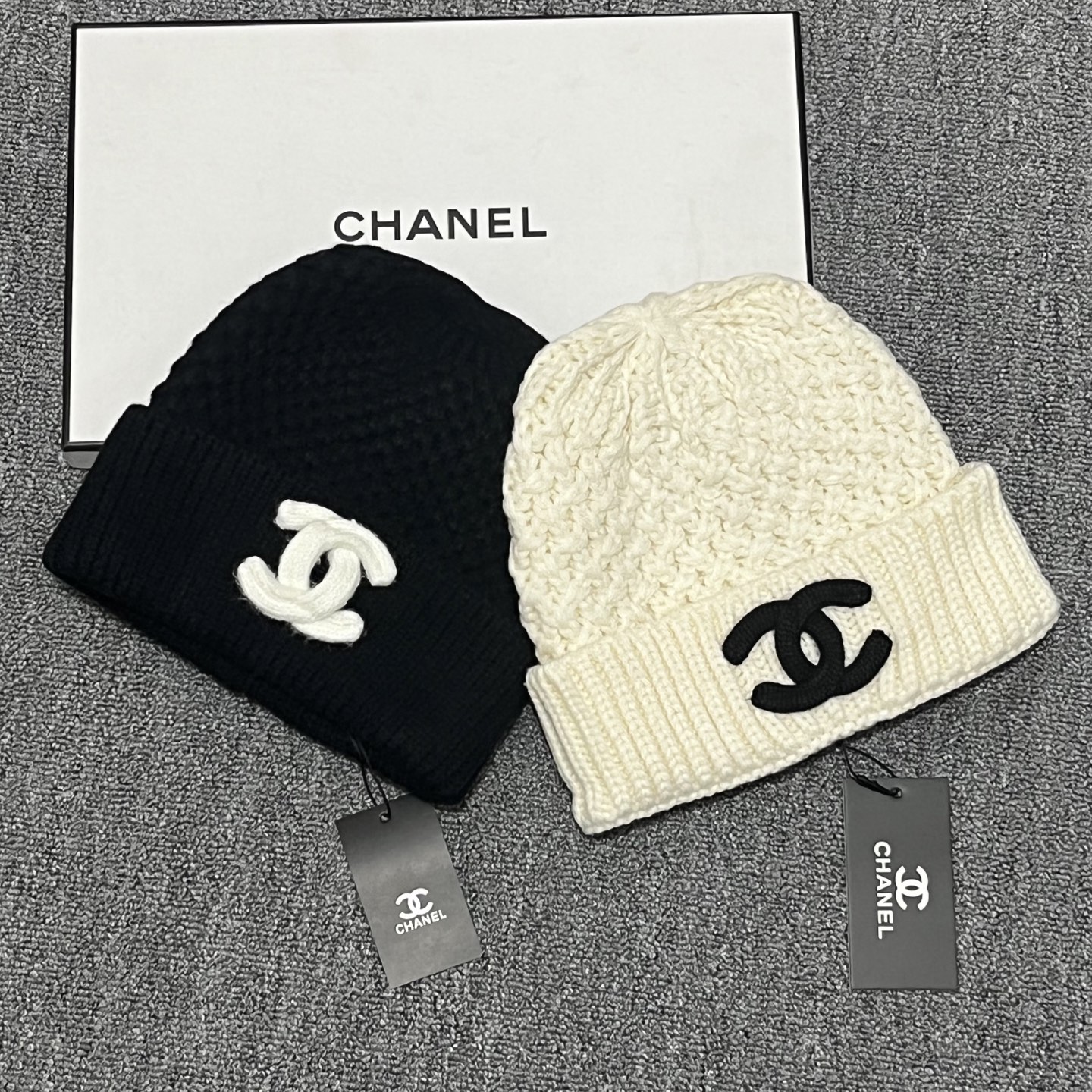 wsxc1790073872622_2 Chanel Chunky Knit Beanie with 3D CC Logo – Minimalist, Chic & Comfortable – Unisex - Image 1