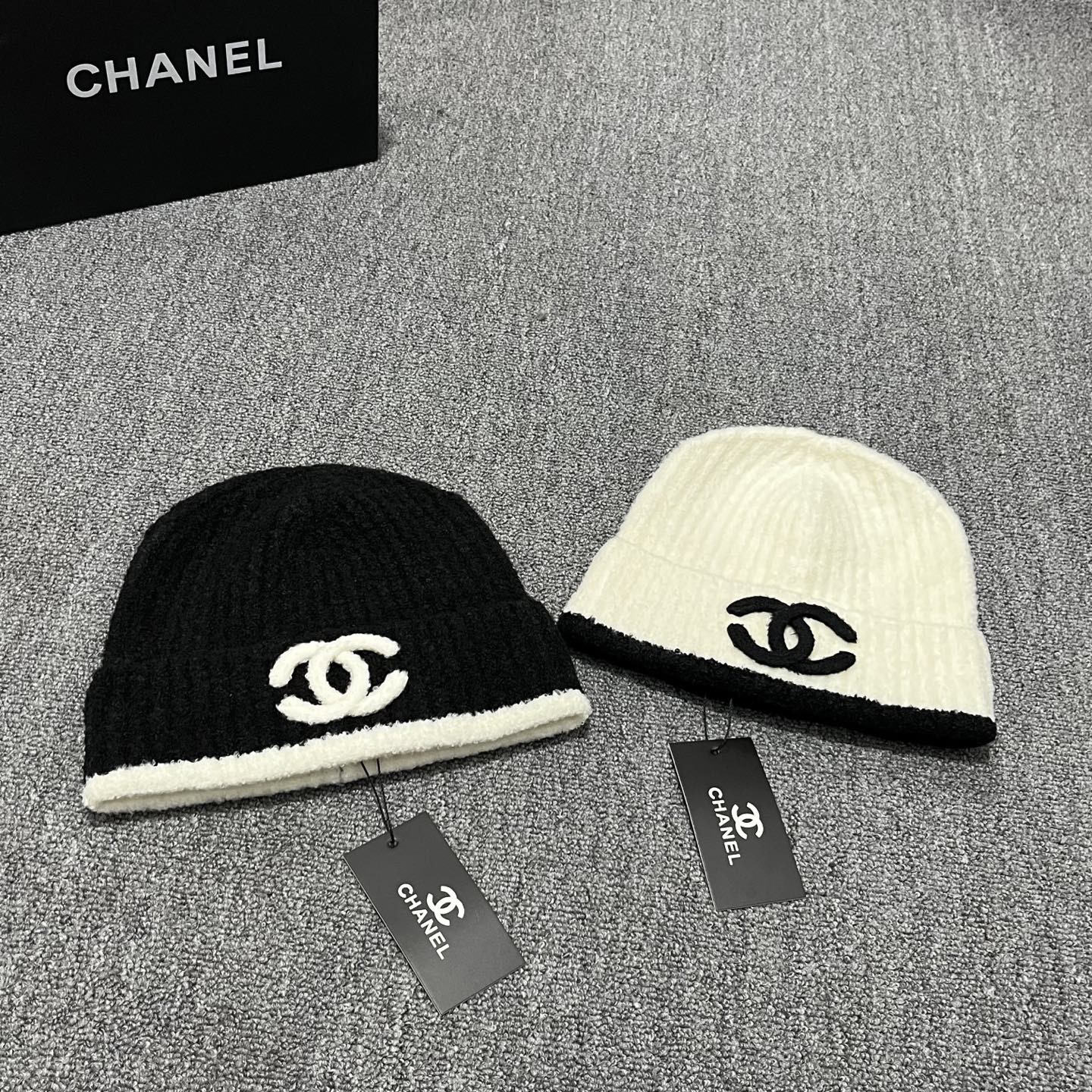 wsxc1790075291877_0 Chanel Colorblock Fleece-Lined Knit Beanie – Warm, Stylish & Premium – Unisex - Image 1