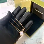 VCA Natural Mother of Pearl Alhambra Jewelry Necklace/Bracelet （ Pink&Gold Tone / White&Silver Tone.） - Image 14