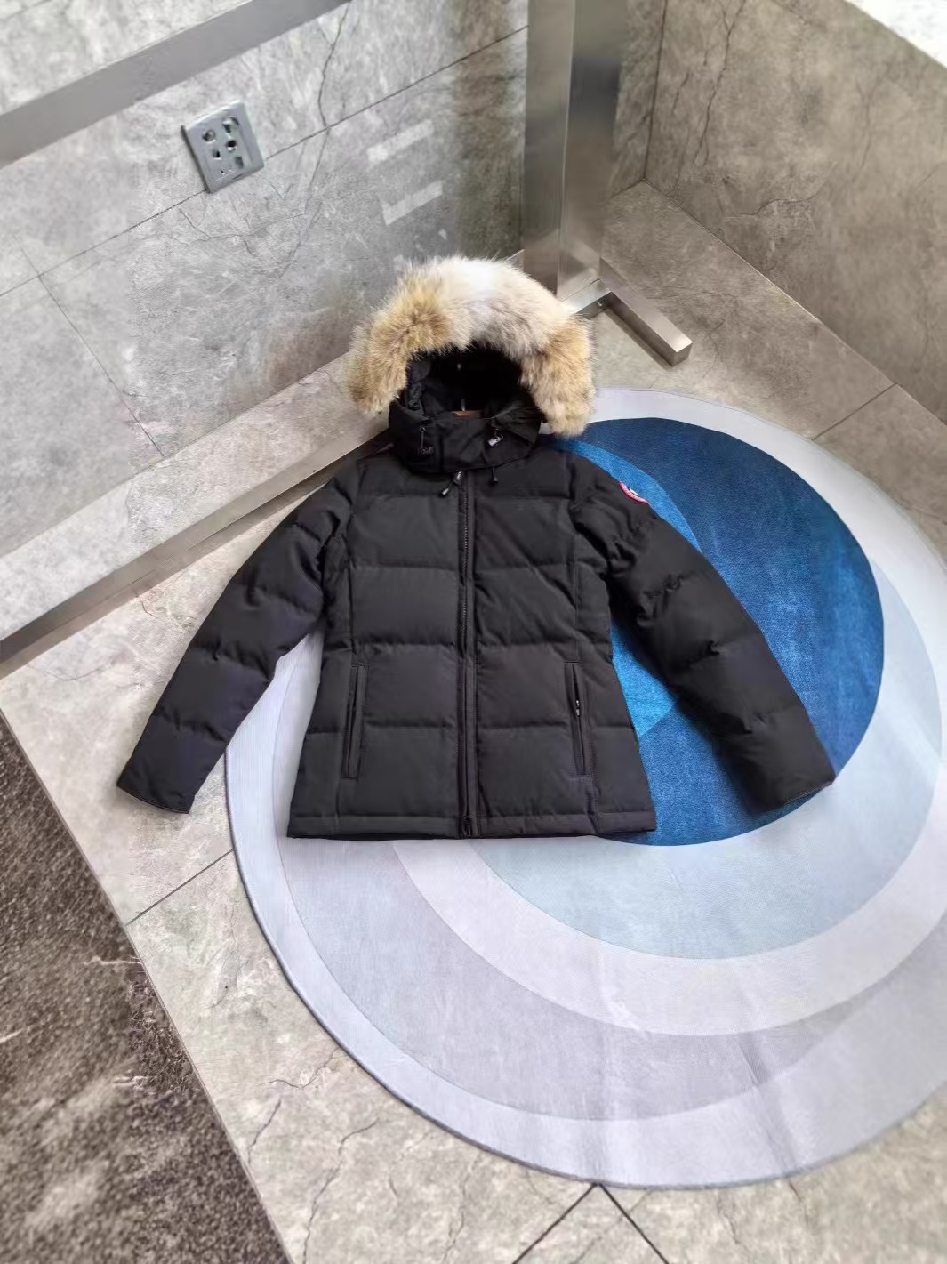 微信图片_20260922090432_144_23 Canada Goose Women's Black Hooded Parka Down Jacket (with Fur Trim) - Image 1