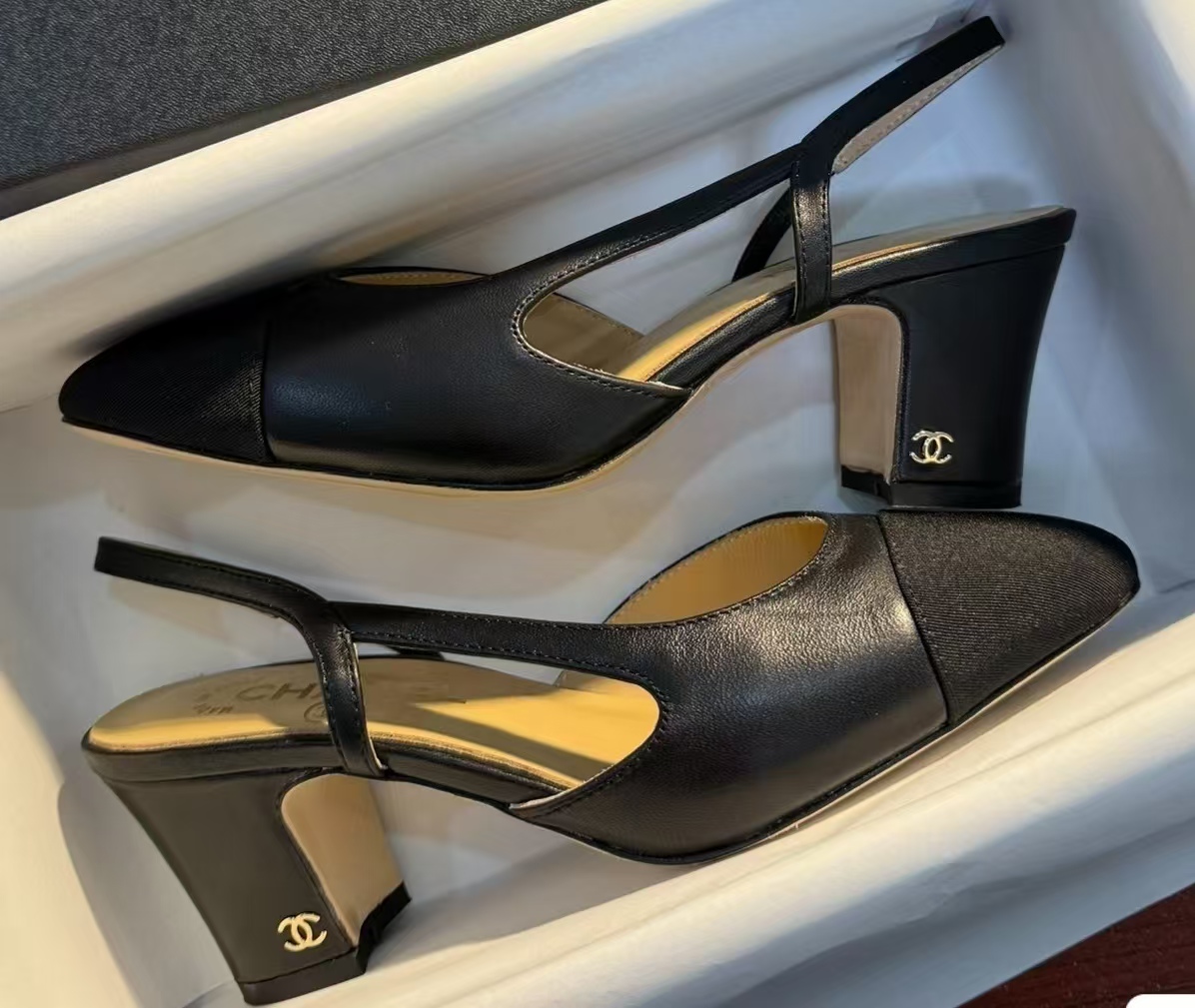 微信图片_20260923142541_10_2 Chanel Black Square-Toe Slingback Block Heel Pumps with CC Logo Heel - Elegant Office Lady Shoes - Image 1